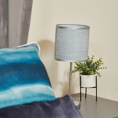 Spacious Flat With Parking In The Heart Of 约克