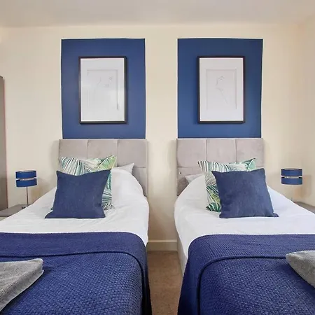 Spacious Flat With Parking In The Heart Of Apartment *