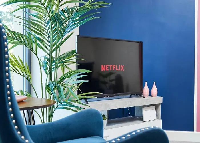 Spacious Flat With Parking In The Heart Of Appartement York