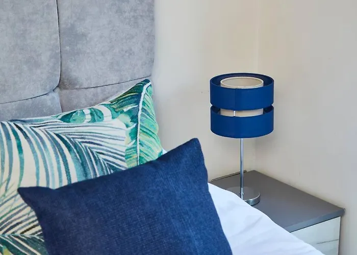 Appartement Spacious Flat With Parking In The Heart Of *