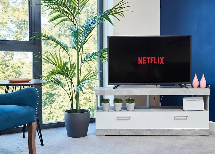 Spacious Flat With Parking In The Heart Of York