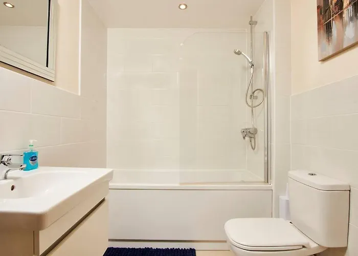 Appartement Spacious Flat With Parking In The Heart Of *