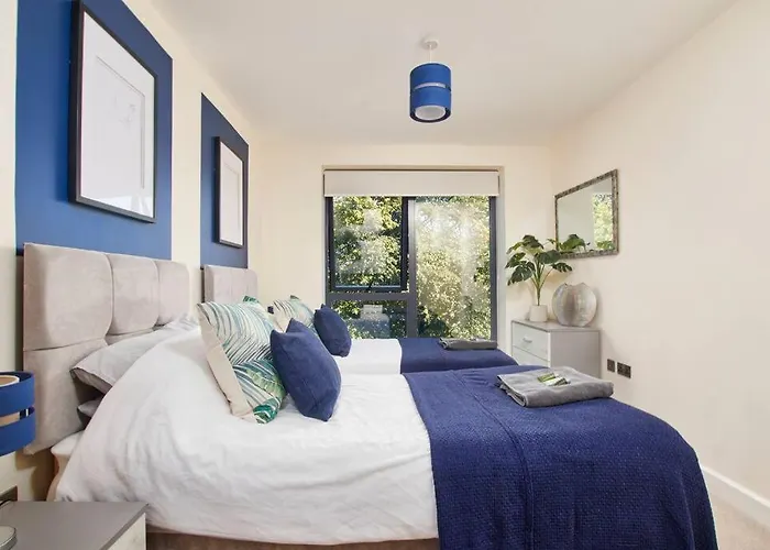 Spacious Flat With Parking In The Heart Of * York