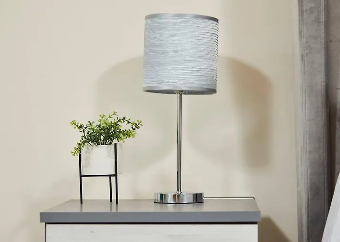 Spacious Flat With Parking In The Heart Of York